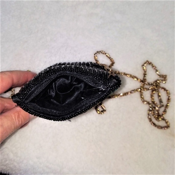 CUTE Hand Beaded Cross Body Coin Purse - Picture 5 of 6